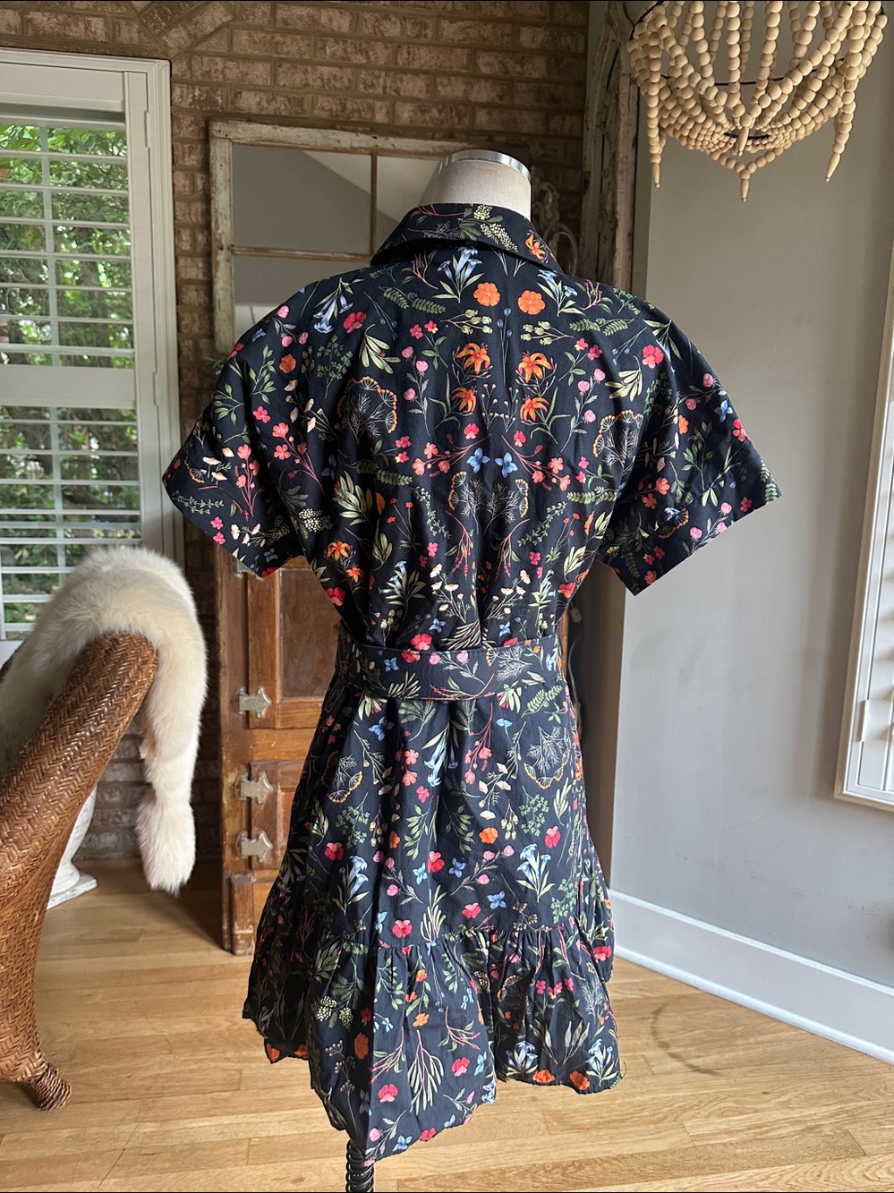 HUTCH FLORAL PRINTED SHORT SLEEVE BELTED DRESS LARGE EXCELLENT - Picture 3 of 6